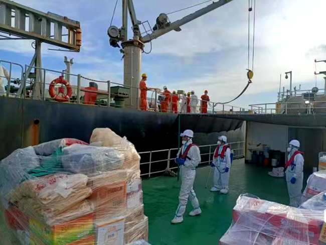 外輪錨泊口岸等候多日 福州海事部門為19名中國(guó)籍船員解決吃飯難題